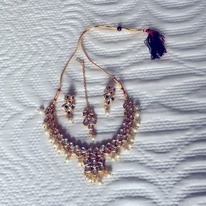 Necklace, earring and maang tikka set